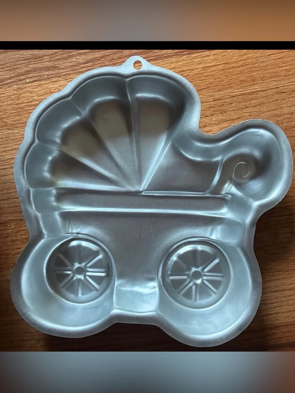 Wilton 2005 baby buggy cake mold